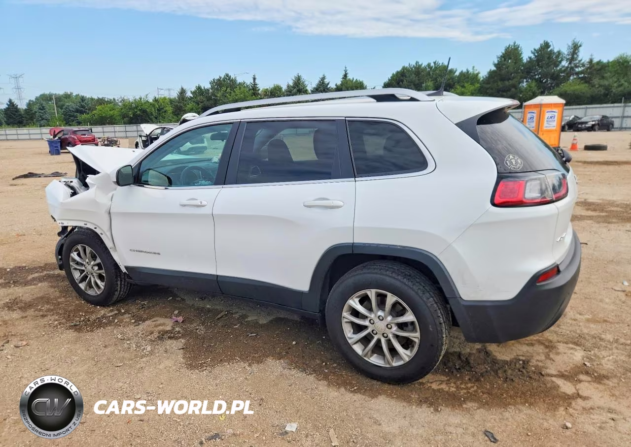 2019 Jeep Cherokee Latitude VIN:1C4PJMCB7KD158301 - 2