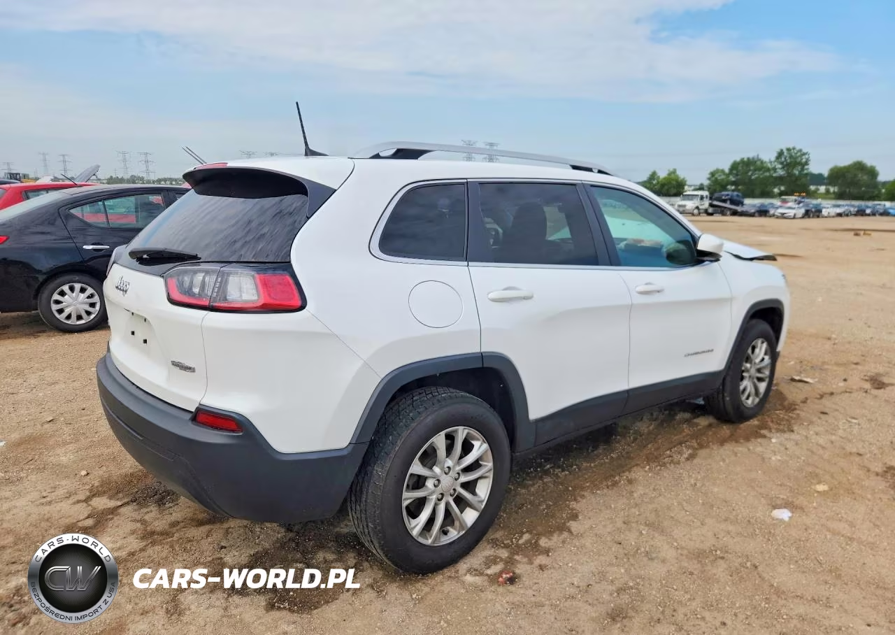 2019 Jeep Cherokee Latitude VIN:1C4PJMCB7KD158301 - 3