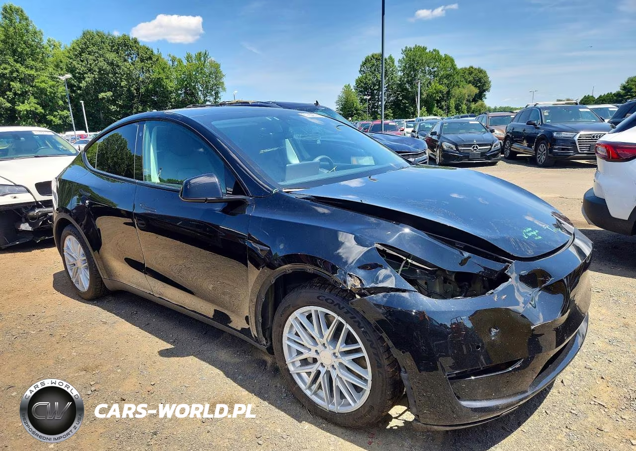 2021 Tesla Model Y VIN:5YJYGAEE4MF229670 - 4