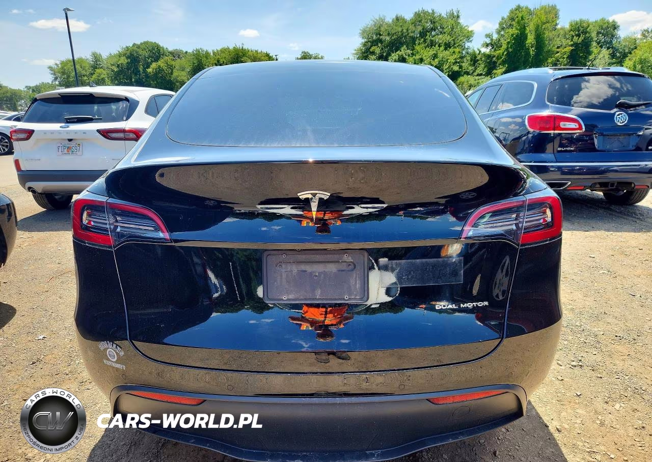2021 Tesla Model Y VIN:5YJYGAEE4MF229670 - 6