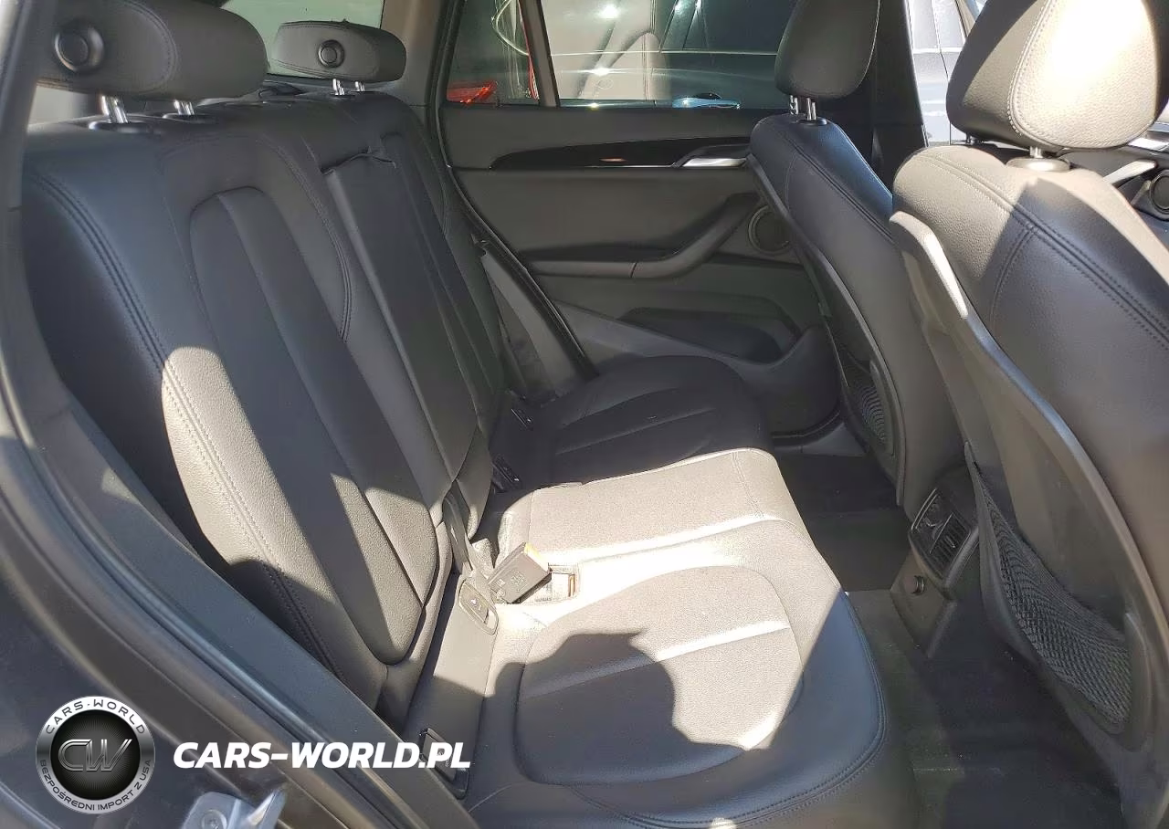 2018 BMW X1 Sdrive28I VIN:WBXHU7C38J5H43232 - 10