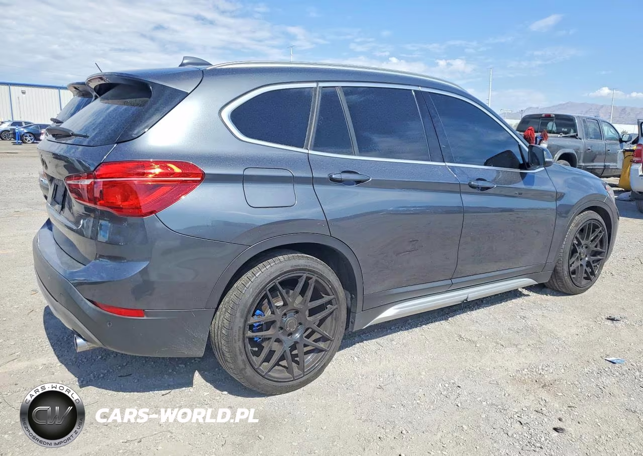 2018 BMW X1 Sdrive28I VIN:WBXHU7C38J5H43232 - 3