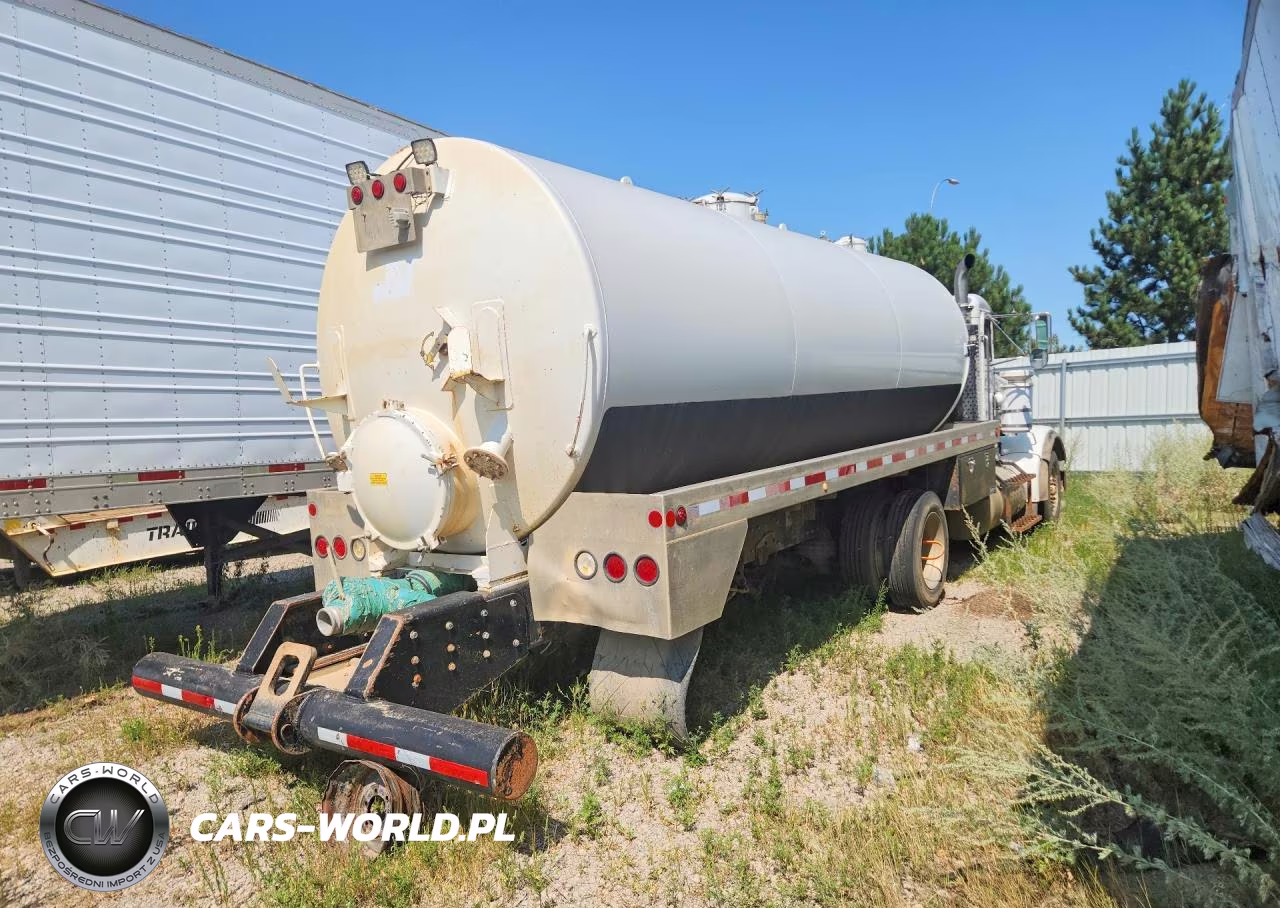 2004 Peterbilt 357 Tank Truck VIN:1NPALT0X24D828696 - 3