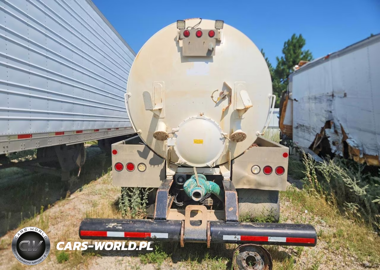 2004 Peterbilt 357 Tank Truck VIN:1NPALT0X24D828696 - 6