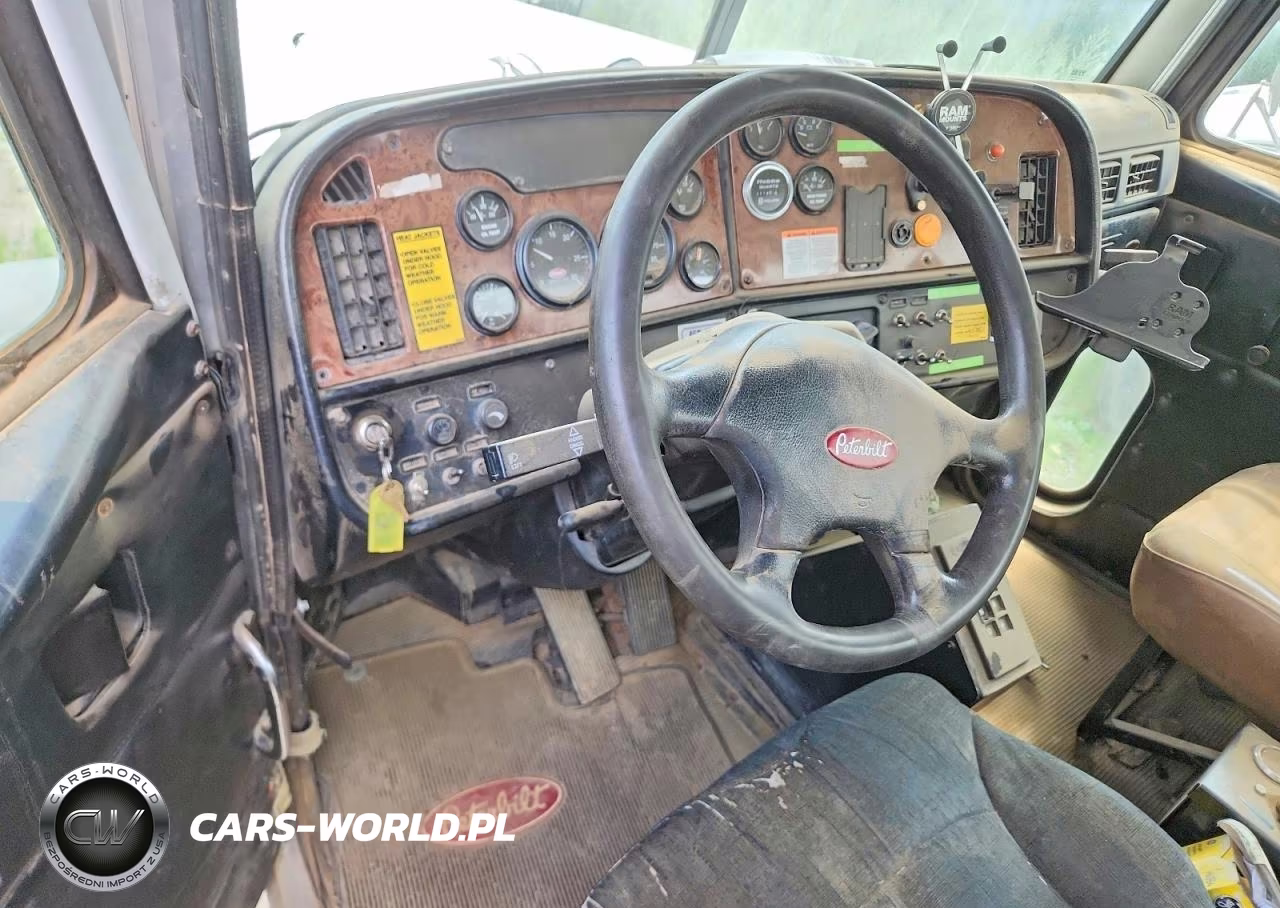 2004 Peterbilt 357 Tank Truck VIN:1NPALT0X24D828696 - 8