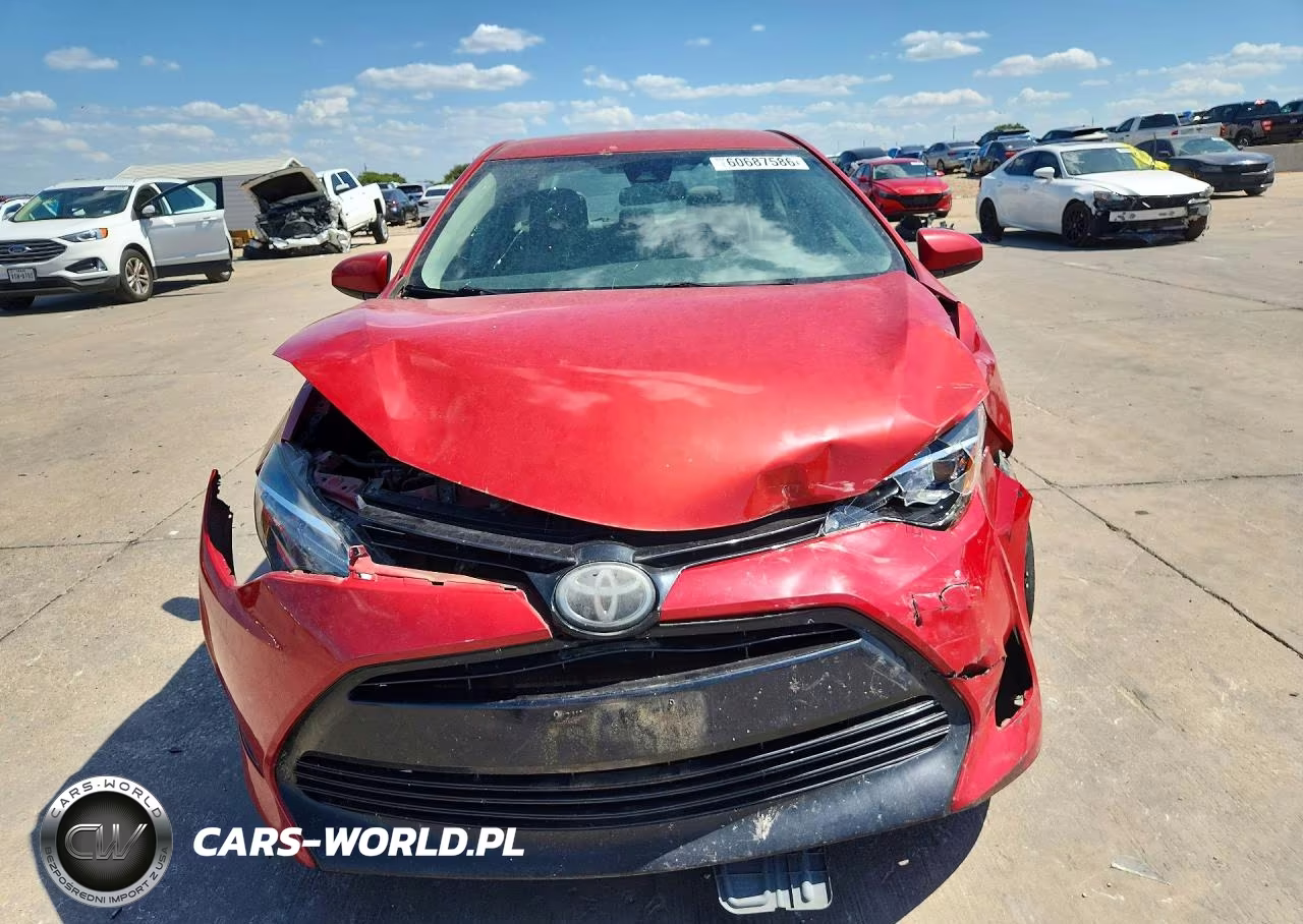 2018 Toyota Corolla Le VIN:5YFBURHE2JP754347 - 5