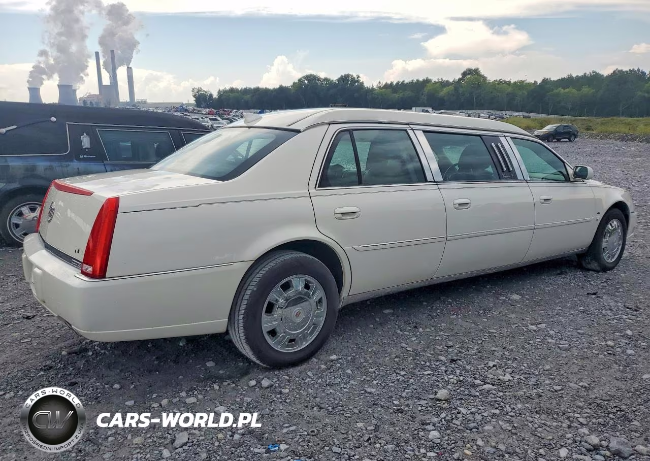 2009 Cadillac Professional Chassis VIN:1GEEK90Y49U550065 - 3