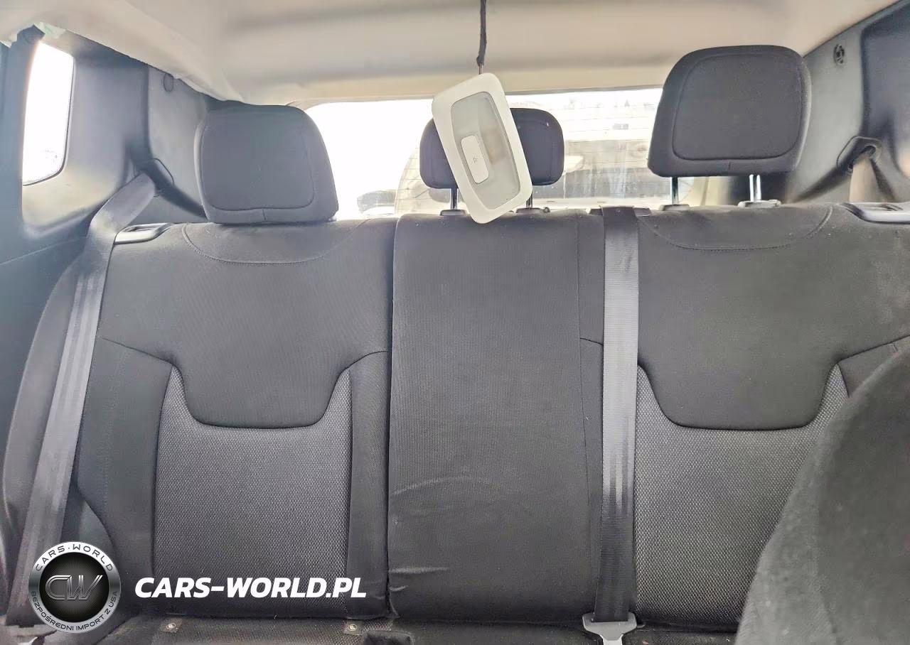 2021 Jeep Renegade Sport VIN:ZACNJCAB6MPM18015 - 10
