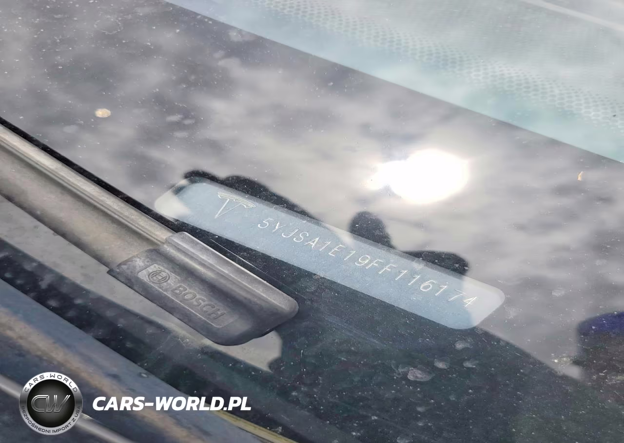 2015 Tesla Model S VIN:5YJSA1E19FF116174 - 12