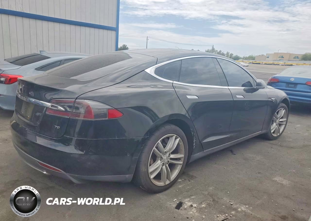 2015 Tesla Model S VIN:5YJSA1E19FF116174 - 3