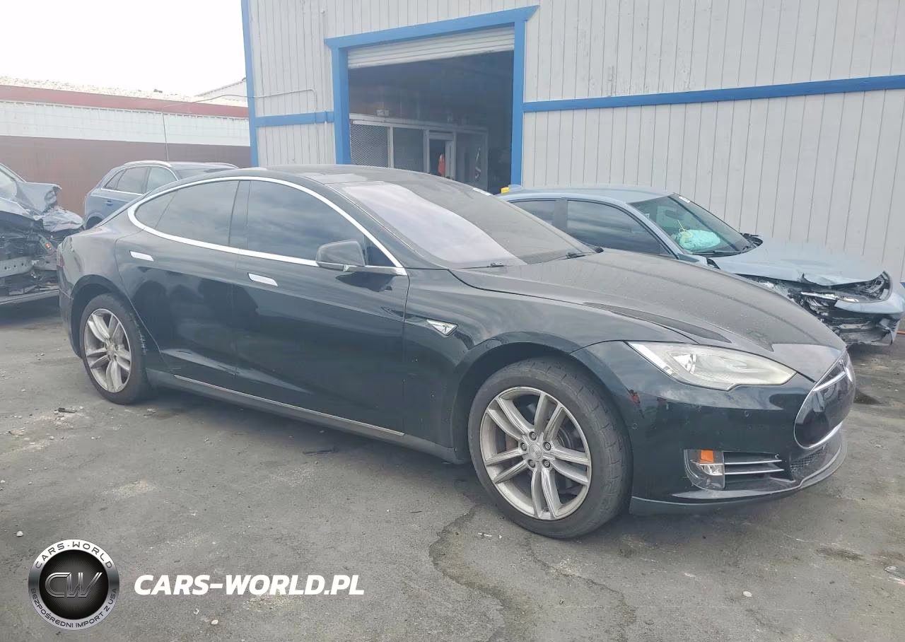 2015 Tesla Model S VIN:5YJSA1E19FF116174 - 4