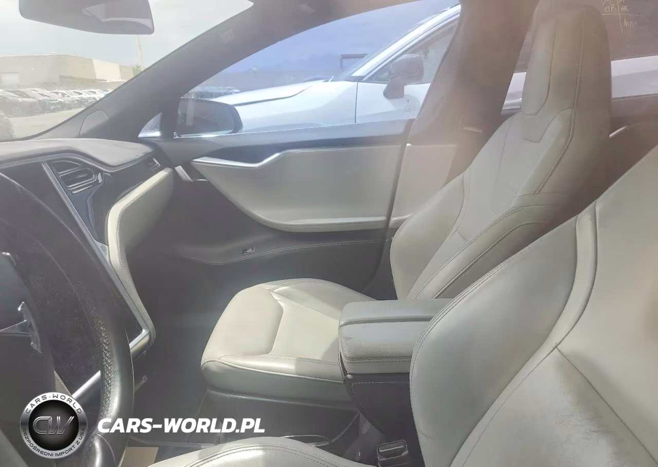 2015 Tesla Model S VIN:5YJSA1E19FF116174 - 7