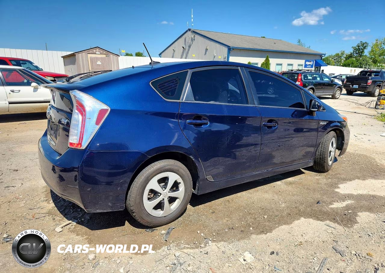 2013 Toyota Prius Four VIN:JTDKN3DU6D1615998 - 3