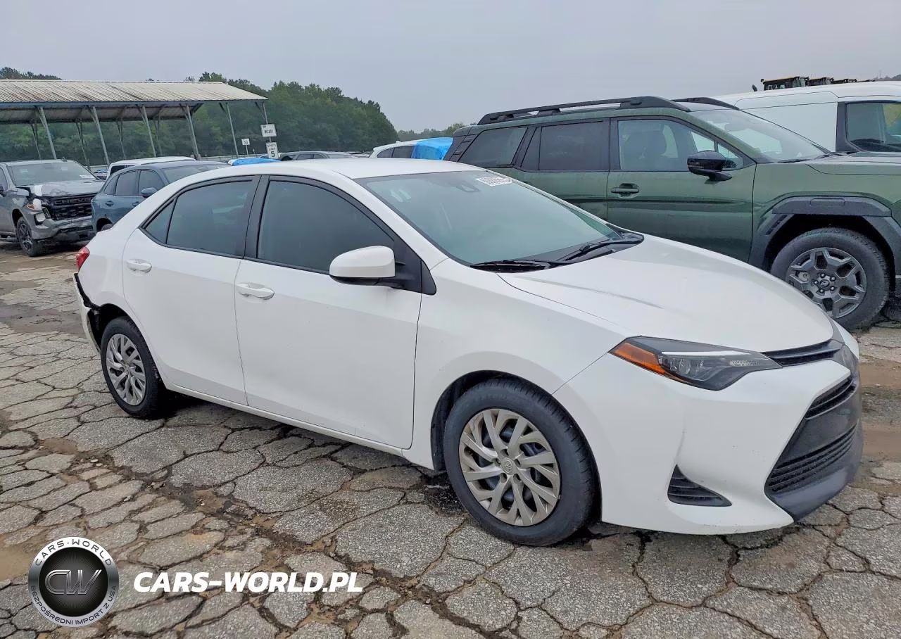 2019 Toyota Corolla Le VIN:2T1BURHE6KC209933 - 4