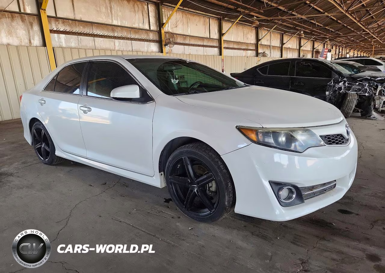 2014 Toyota Camry Se Sport VIN:4T1BF1FK0EU454122 - 4
