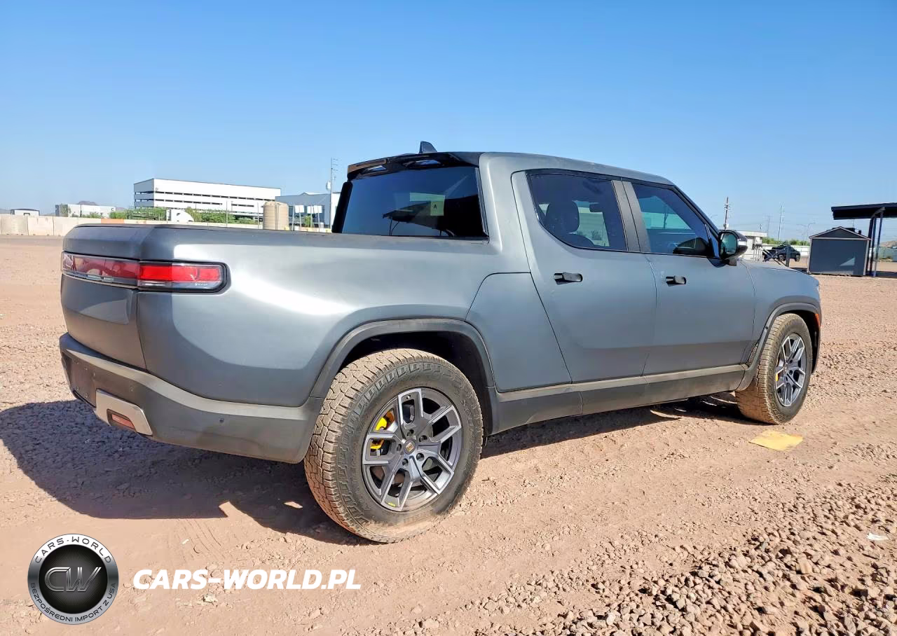 2022 Rivian R1T Launch Edition VIN:7FCTGAAL1NN006224 - 3