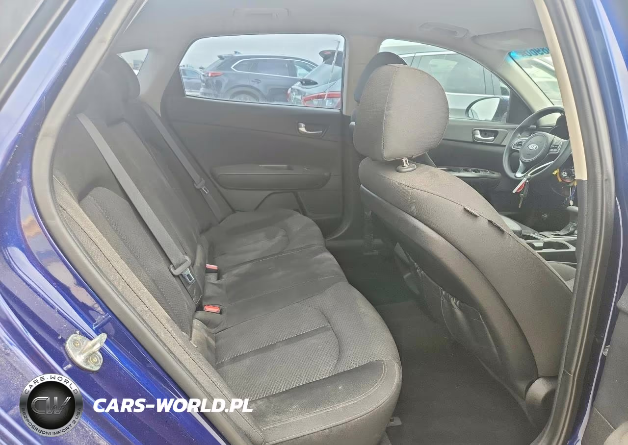 2018 Kia Optima Lx VIN:5XXGT4L31JG226812 - 10