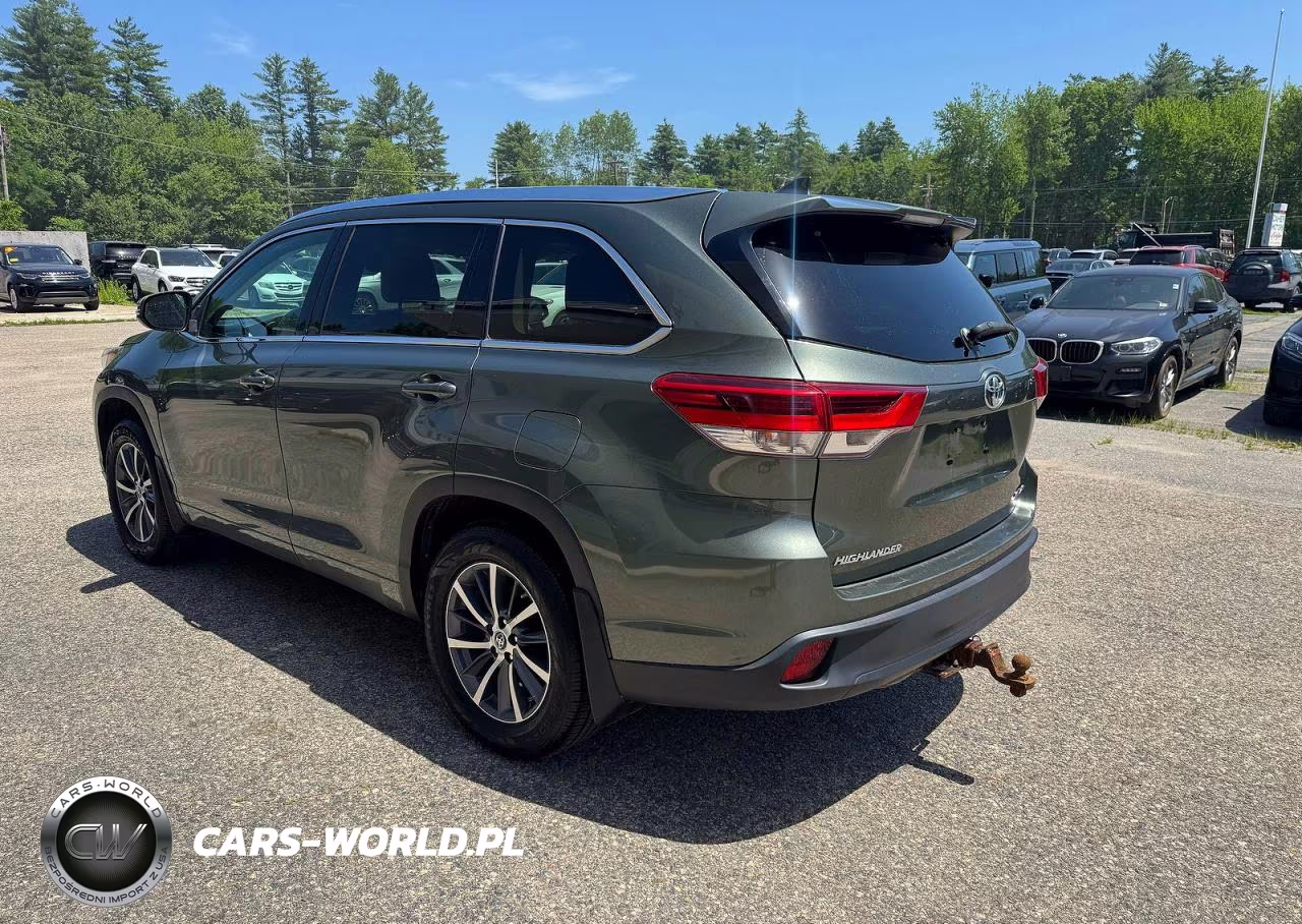 2017 Toyota Highlander Xle VIN:5TDJZRFH0HS457900 - 3