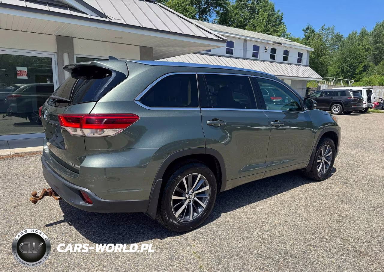 2017 Toyota Highlander Xle VIN:5TDJZRFH0HS457900 - 4