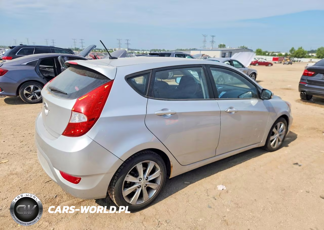 2013 Hyundai Accent Se VIN:KMHCU5AE1DU061232 - 3