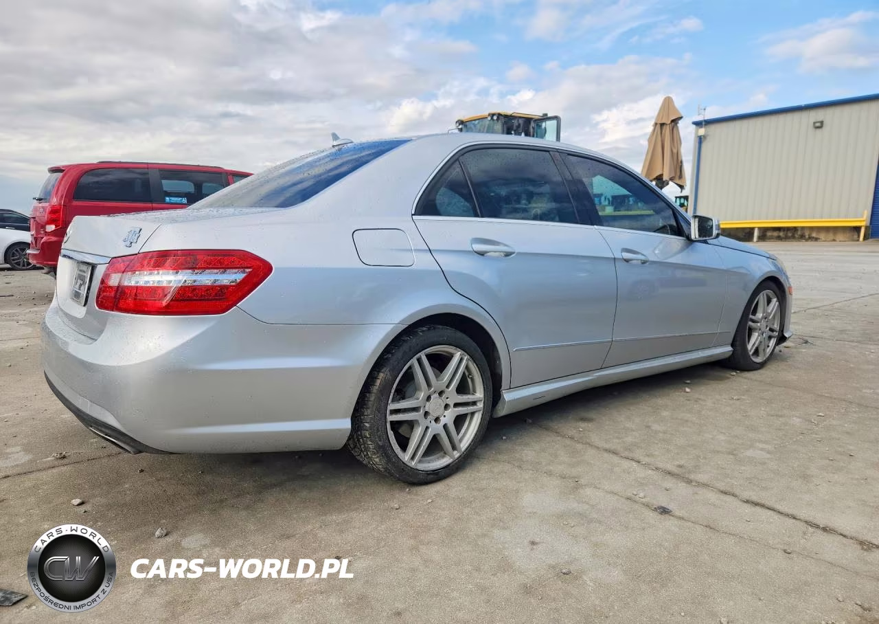 2010 Mercedes-Benz E 350 VIN:WDDHF5GB2AA135729 - 3
