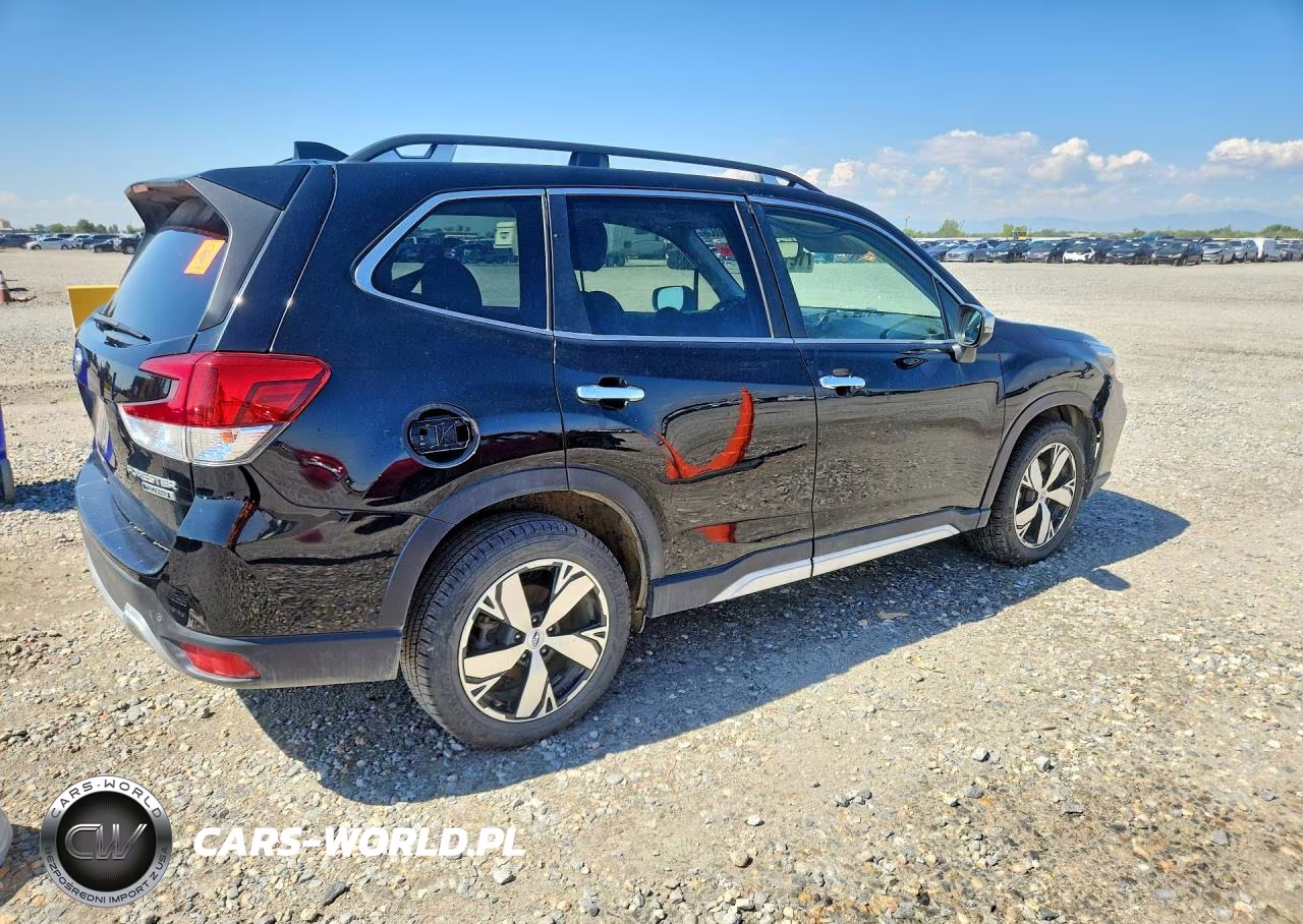 2019 Subaru Forester Touring VIN:JF2SKAWC6KH572254 - 3