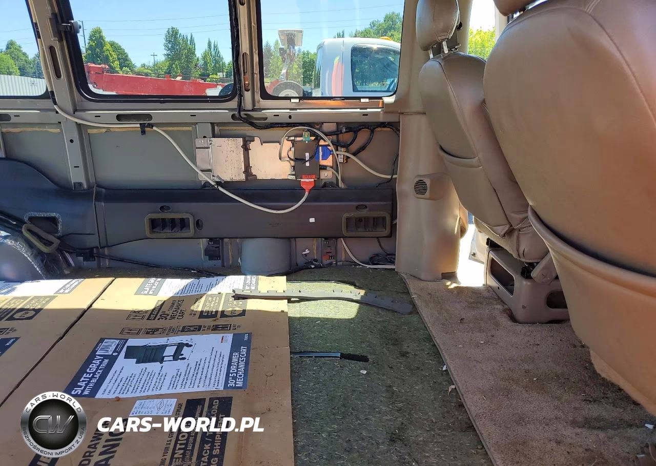 2002 Chevrolet Express G1500 VIN:1GBFG65R121102649 - 11