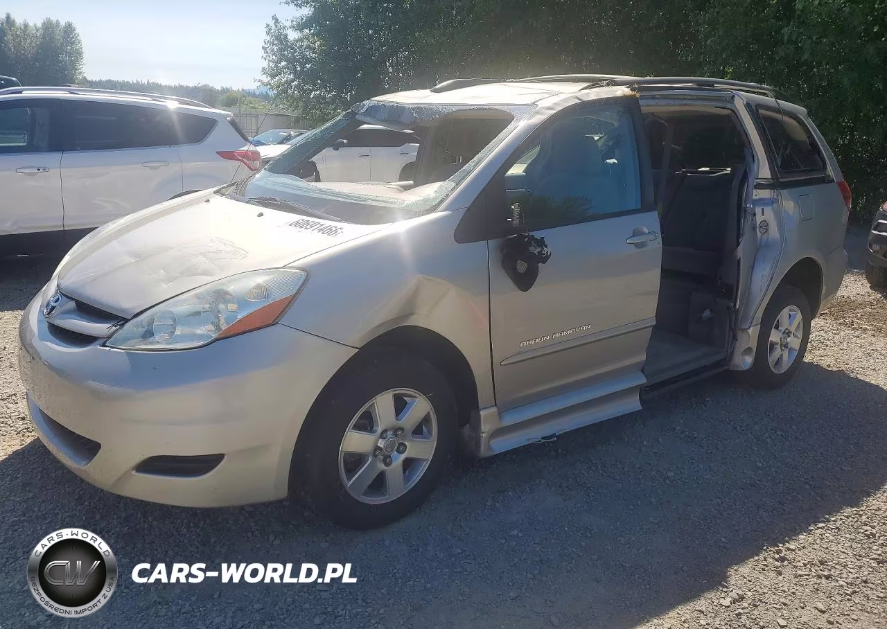 2006 Toyota Sienna Le 8 Passenger