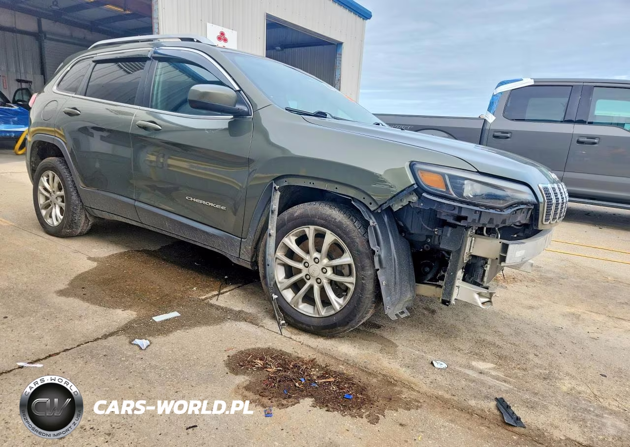 2019 Jeep Cherokee Latitude VIN:1C4PJLCB1KD286270 - 4