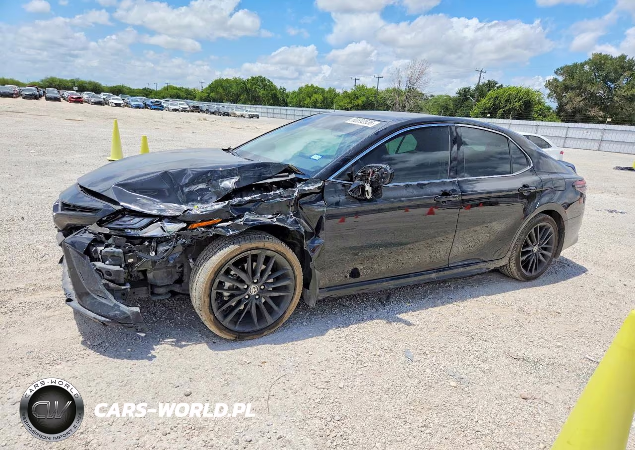 2022 Toyota Camry Xse – zdjęcie 1 z 13