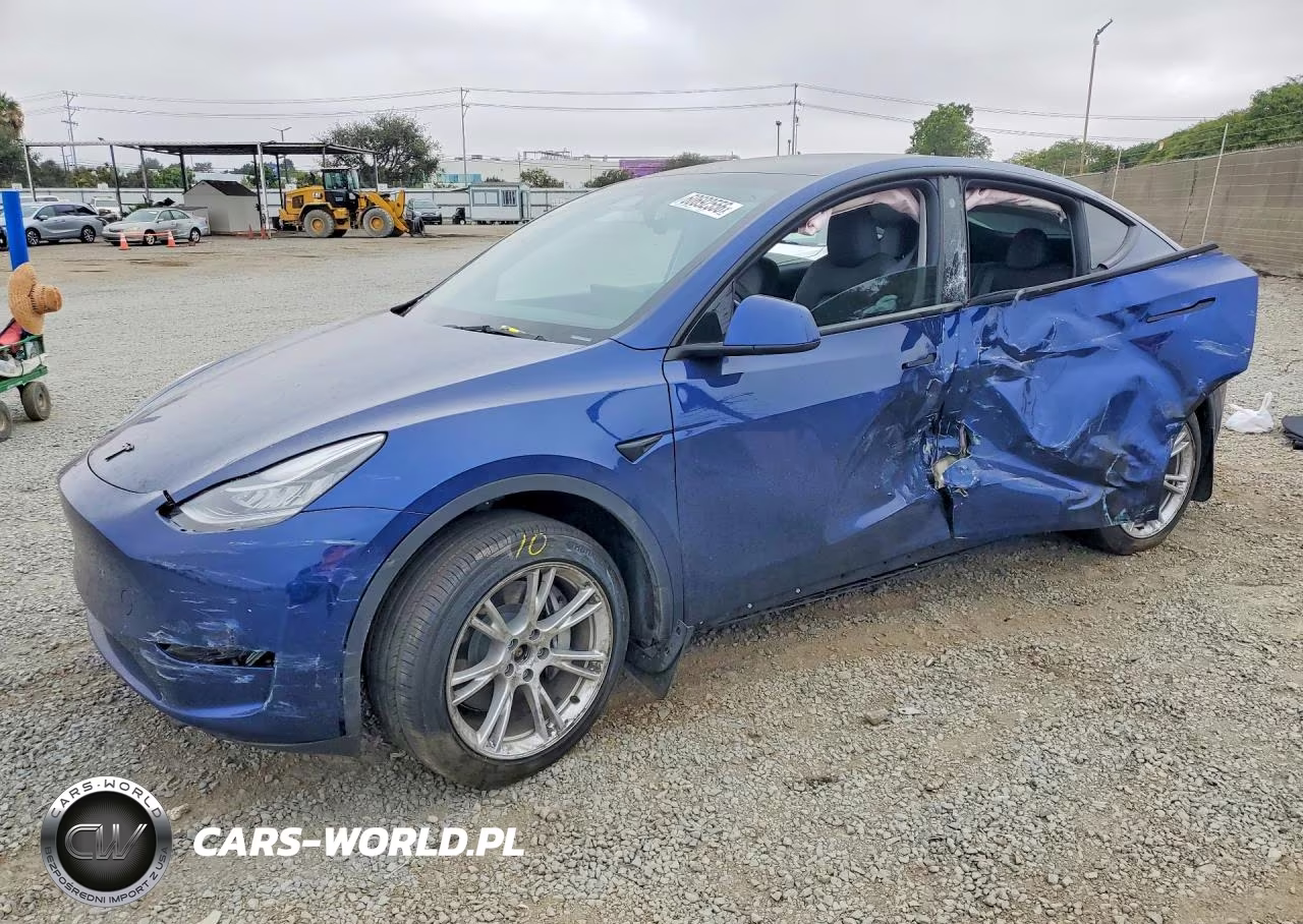 2023 Tesla Model Y – zdjęcie 1 z 12