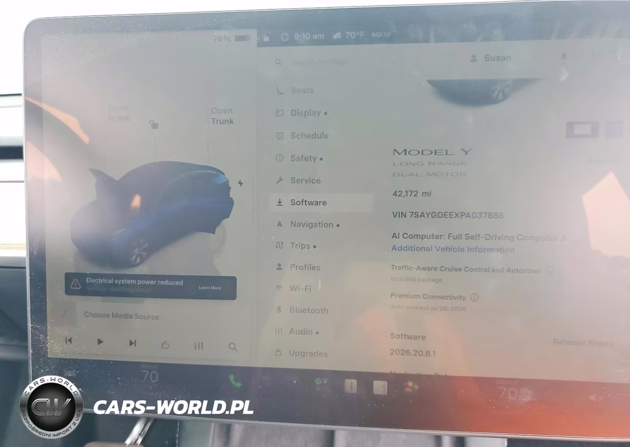 2023 Tesla Model Y VIN:7SAYGDEEXPA037885 - 9