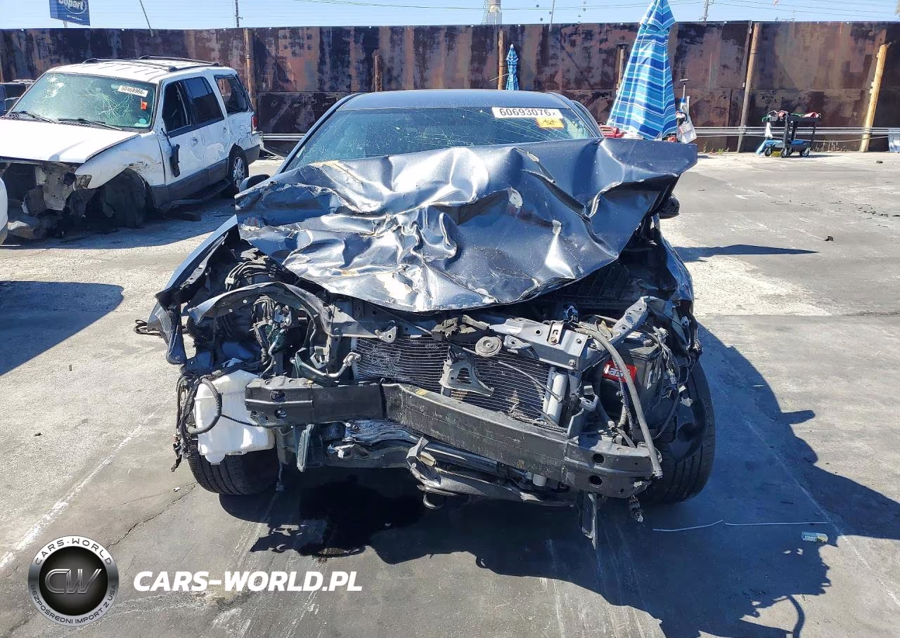 2015 Toyota Corolla Le Plus VIN:5YFBURHE9FP333796 - 5