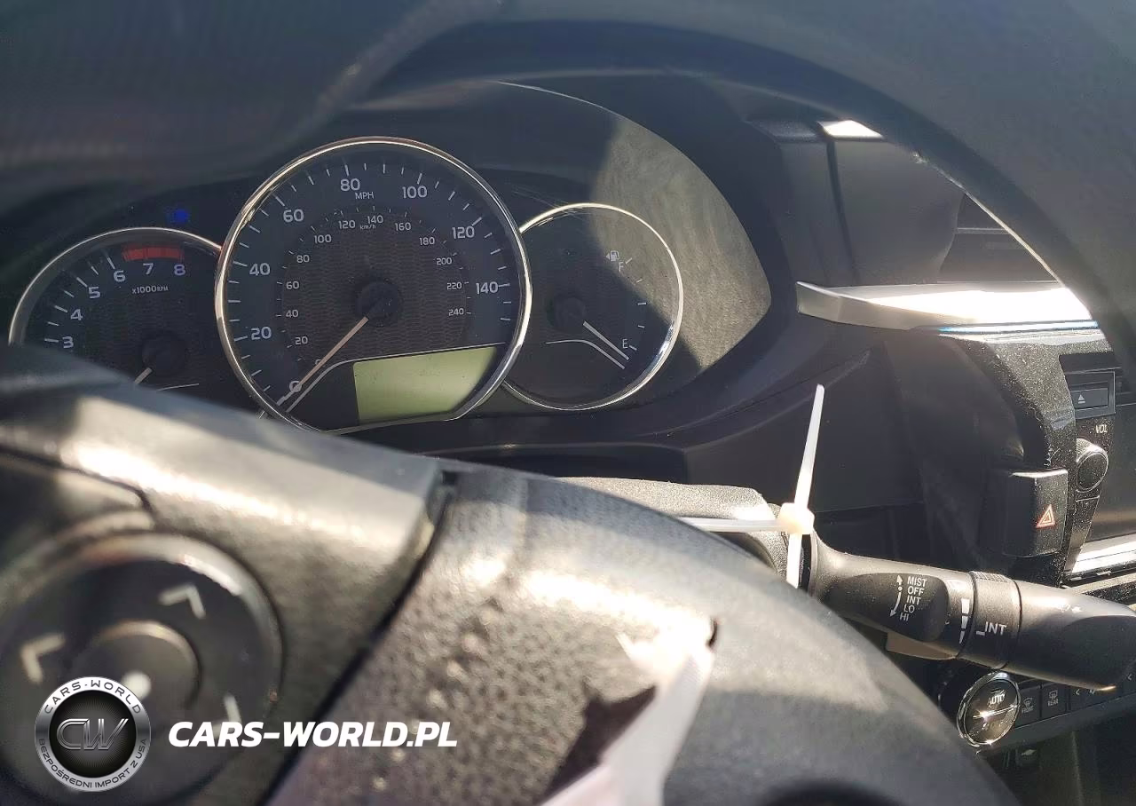 2015 Toyota Corolla Le Plus VIN:5YFBURHE9FP333796 - 9