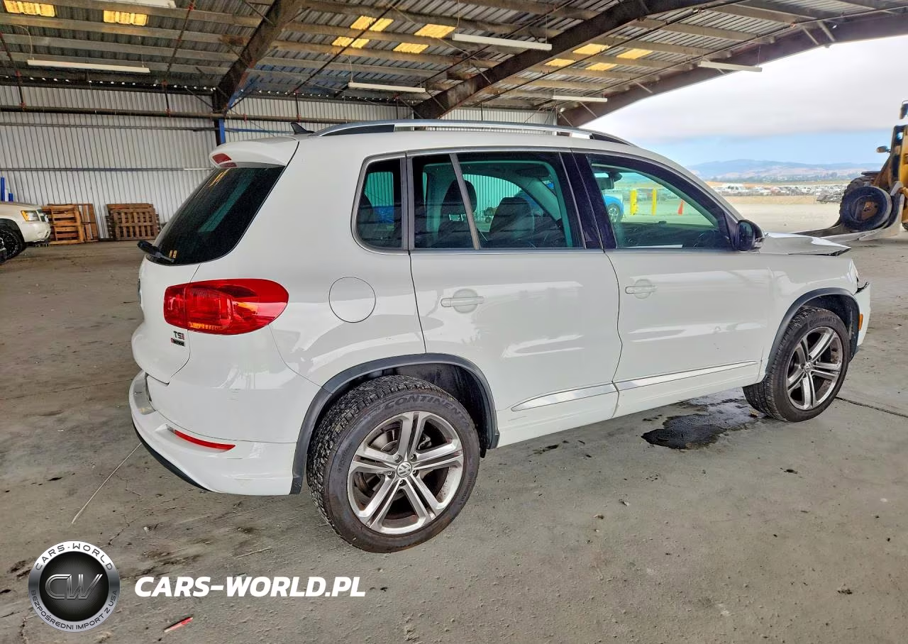 2017 Volkswagen Tiguan Sport VIN:WVGUV7AX0HK037522 - 3