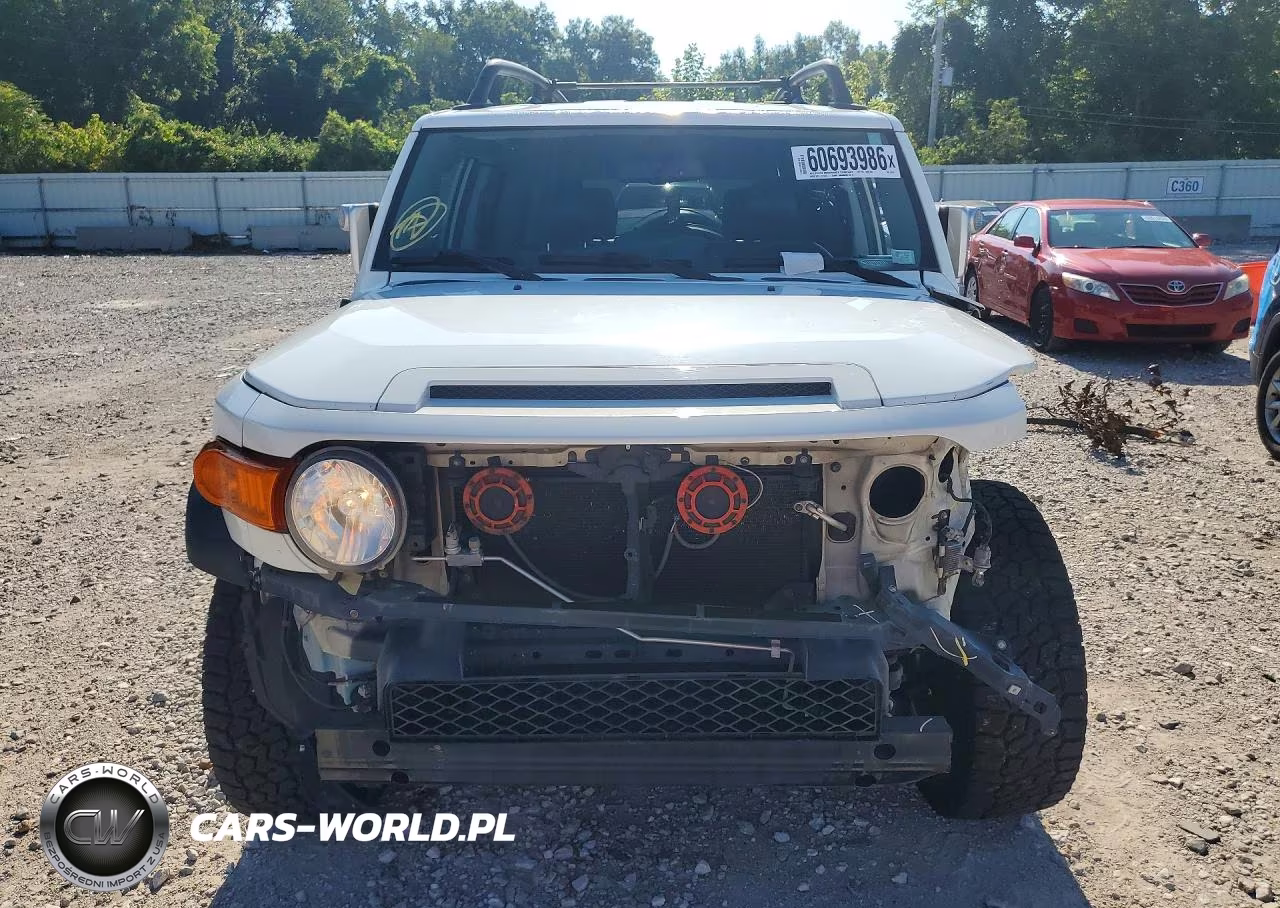 2011 Toyota Fj Cruiser Base VIN:JTEBU4BFXBK101975 - 5