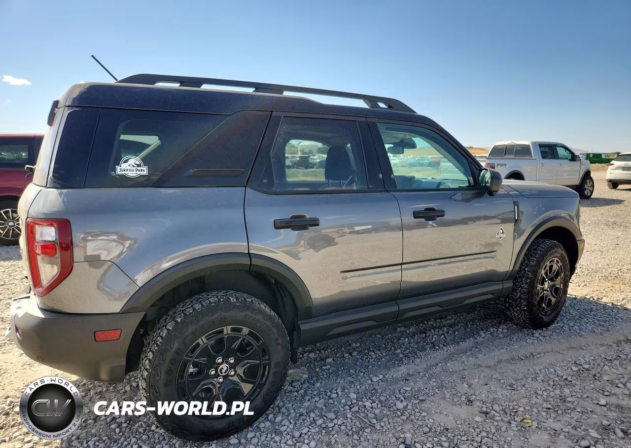 2025 Ford Bronco Sport Outer Banks VIN:3FMCR9CN7SRE69891 - 3