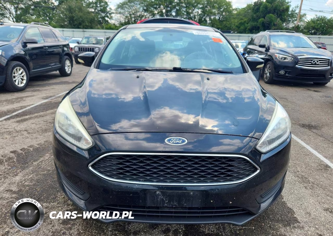 2016 Ford Focus Se VIN:1FADP3F27GL284264 - 5