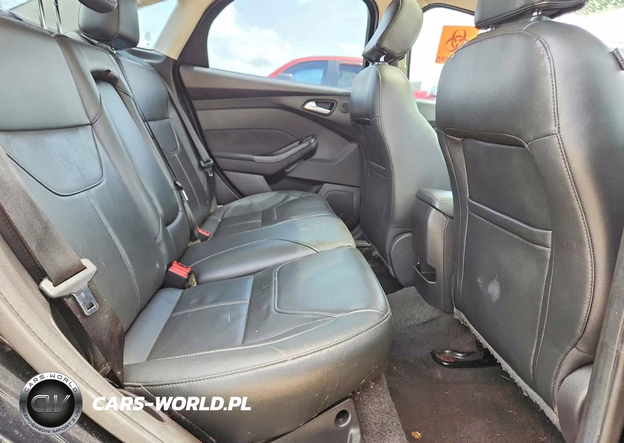 2018 Ford Focus Titanium VIN:1FADP3J22JL203346 - 10