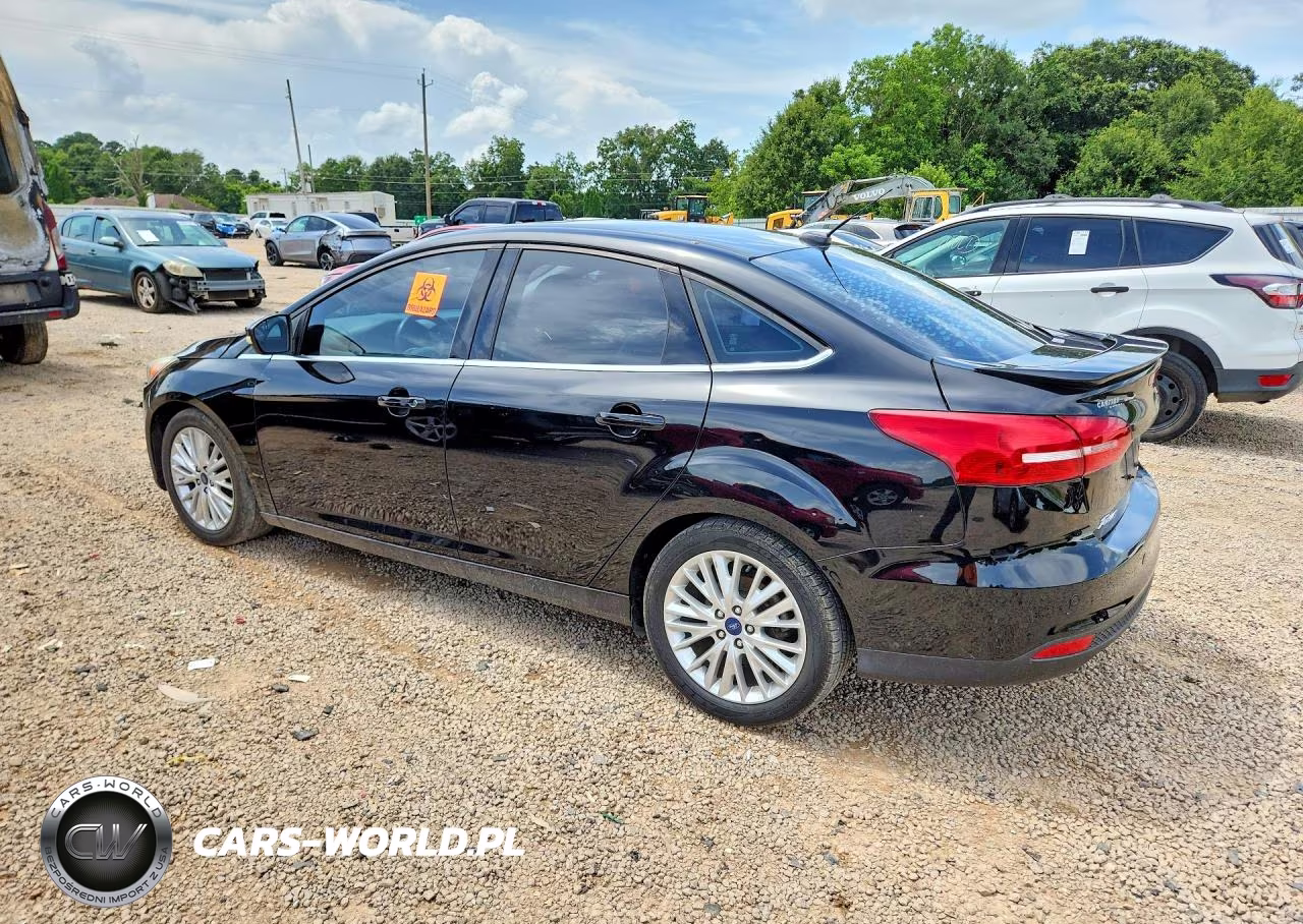 2018 Ford Focus Titanium VIN:1FADP3J22JL203346 - 2