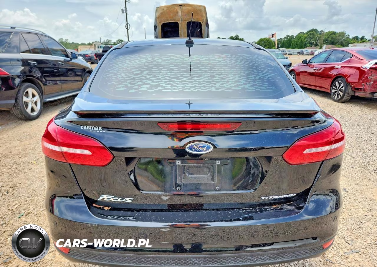 2018 Ford Focus Titanium VIN:1FADP3J22JL203346 - 6