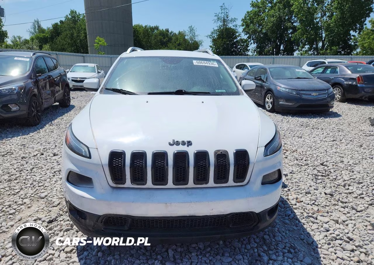 2014 Jeep Cherokee Latitude VIN:1C4PJLCS6EW115720 - 5