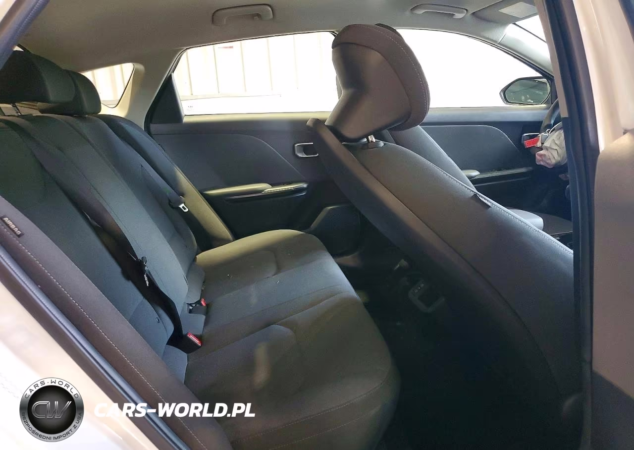 2025 Kia K4 Lxs VIN:3KPFT4DE2SE100254 - 10
