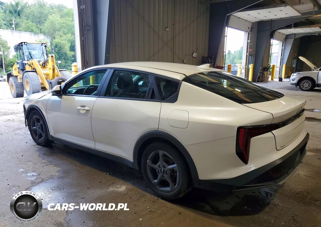 2025 Kia K4 Lxs VIN:3KPFT4DE2SE100254 - 2
