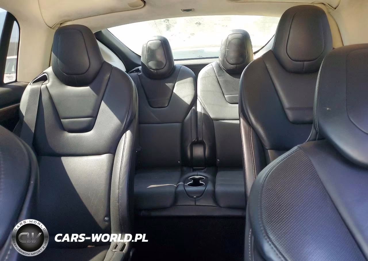 2016 Tesla Model X VIN:5YJXCBE2XGF003883 - 10