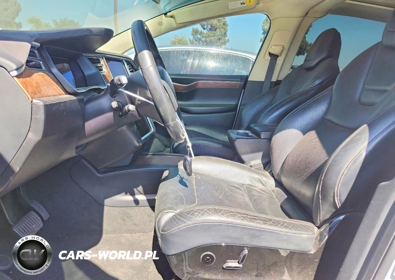 2016 Tesla Model X VIN:5YJXCBE2XGF003883 - 7