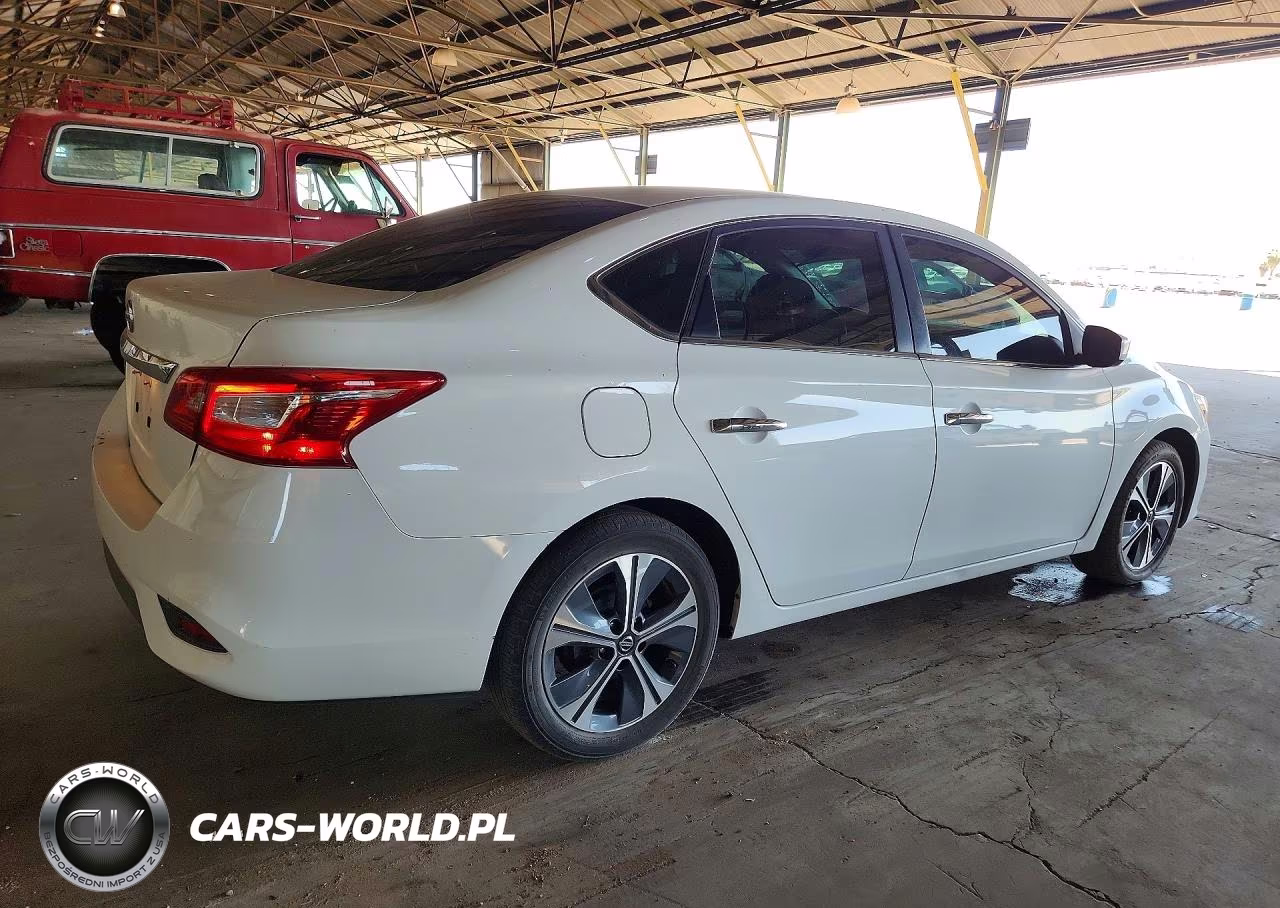 2018 Nissan Sentra S VIN:3N1AB7AP1JY286440 - 3