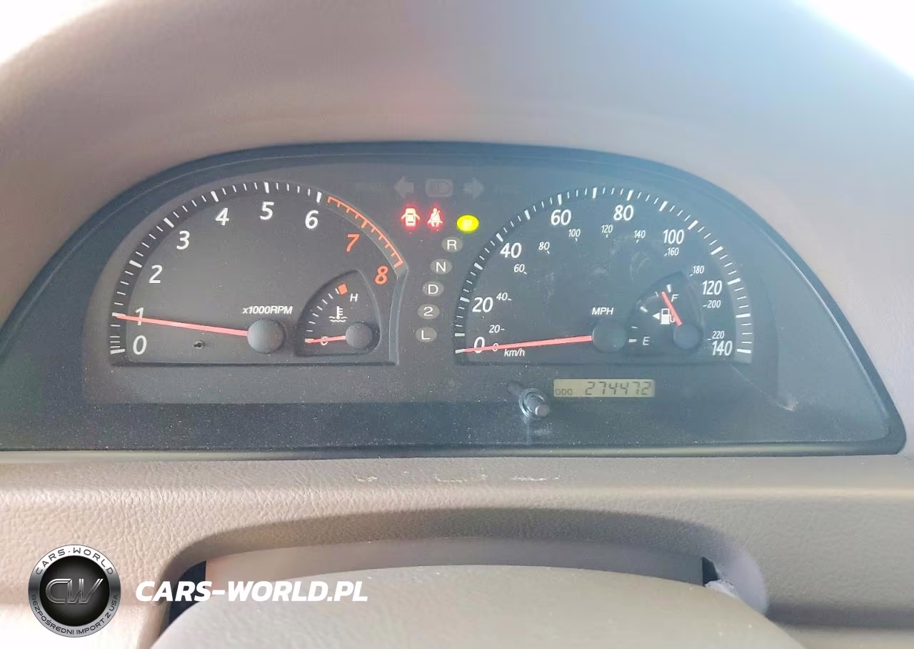 2004 Toyota Camry Le VIN:JTDBE30K240261164 - 9