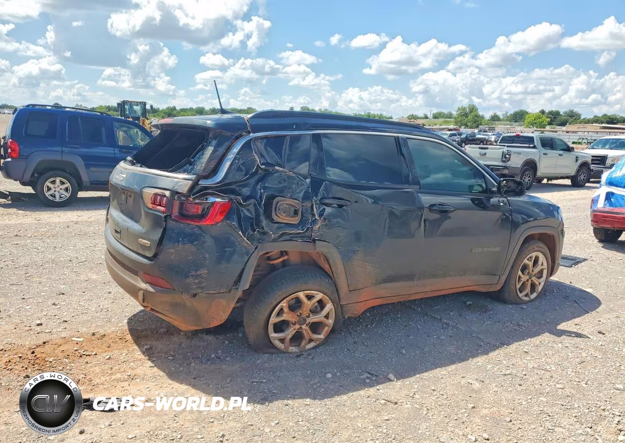2025 Jeep Compass Latitude VIN:3C4NJDBN2ST587780 - 3