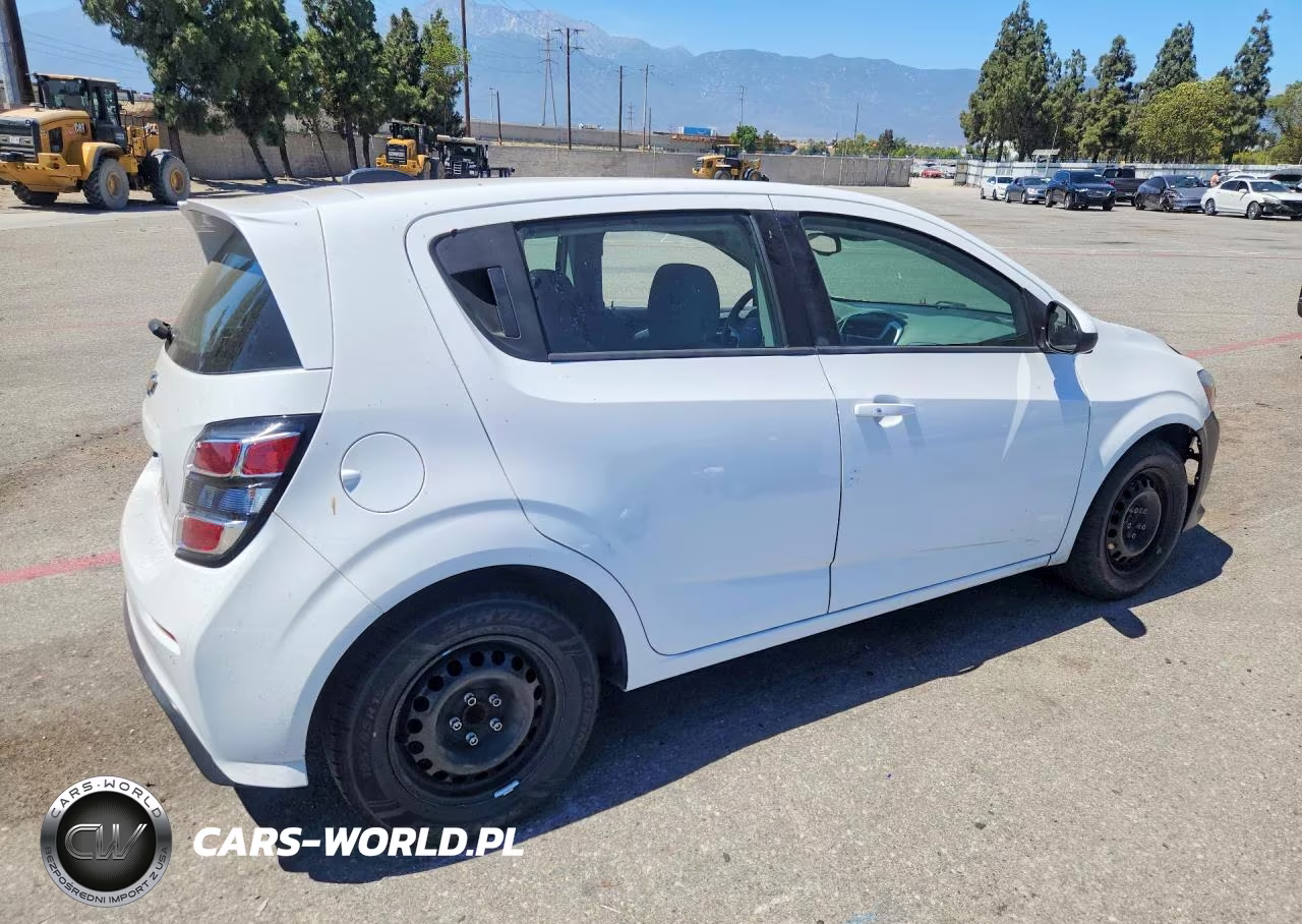 2020 Chevrolet Sonic VIN:1G1JG6SB6L4119193 - 3